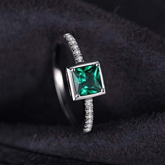 0.53ct Princess Cut Emerald Ring - Picture 3 of 7